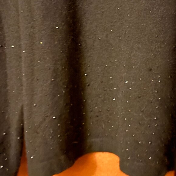In Cashmere Sz L 100% Cashmere Black Sweater with Decoritive Sparklng accents - Picture 11 of 12